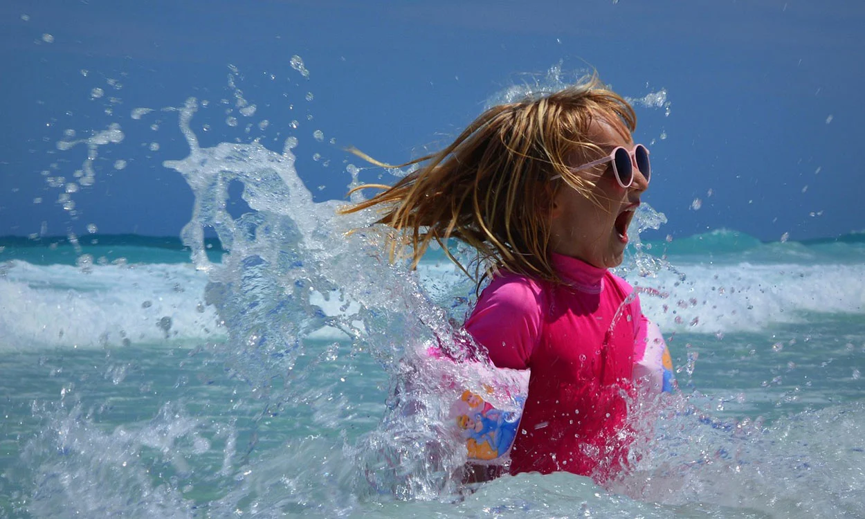 Técnicas para reparar tu cabello después de vacaciones